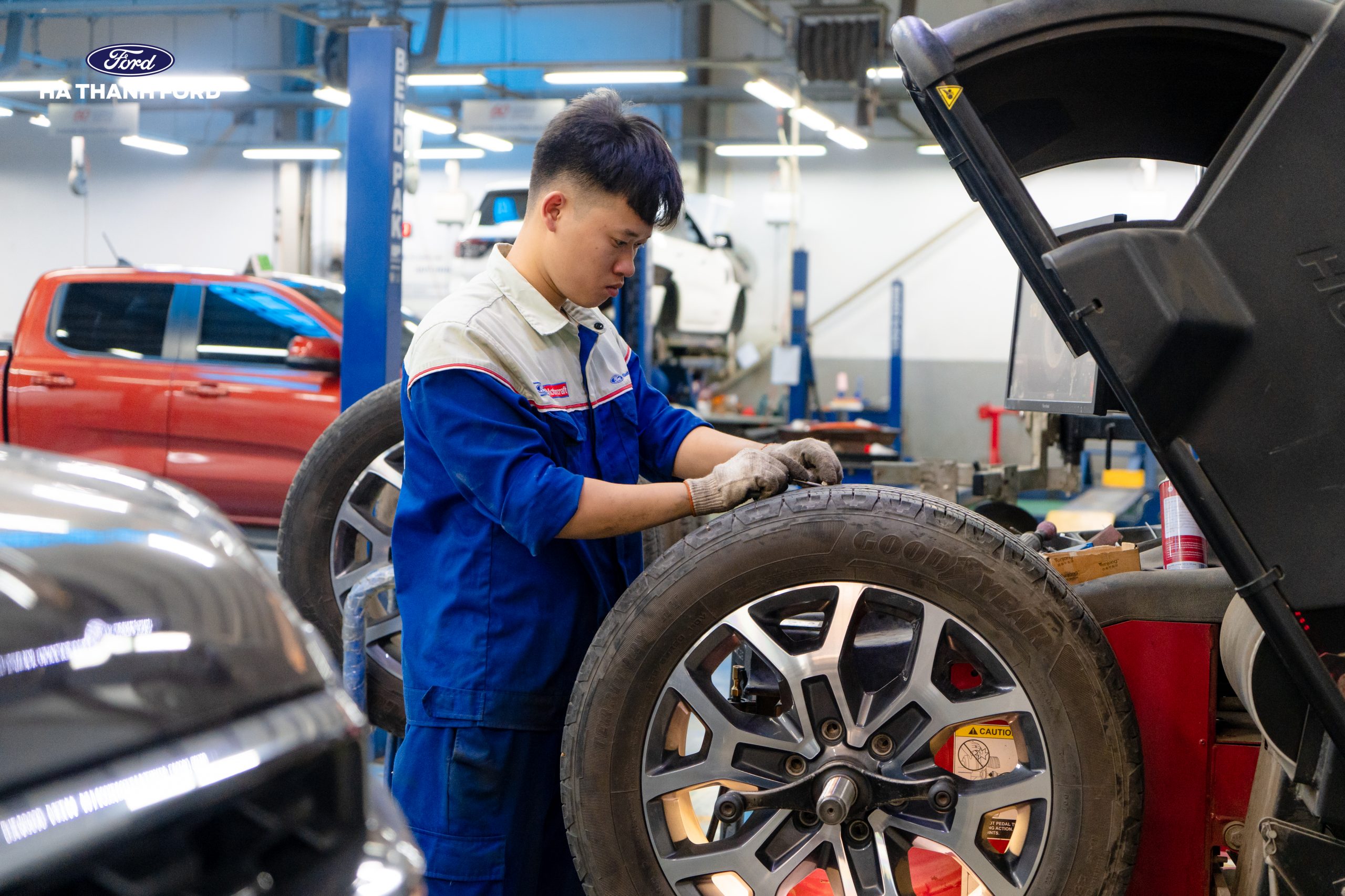 Ưu Đãi Dịch Vụ Sinh Nhật 13 Năm – Đại Lý Ford Hà Thành Tri Ân Khách Hàng